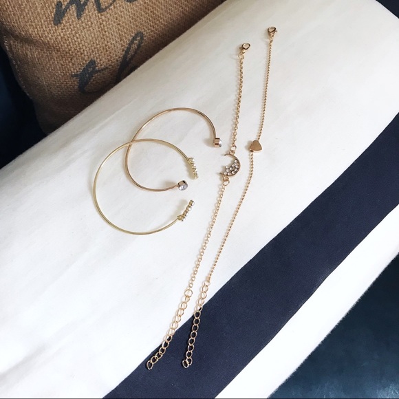 🎀 NEW • Set of 4 Crystal Heart Bangle Bracelets • - Picture 3 of 6